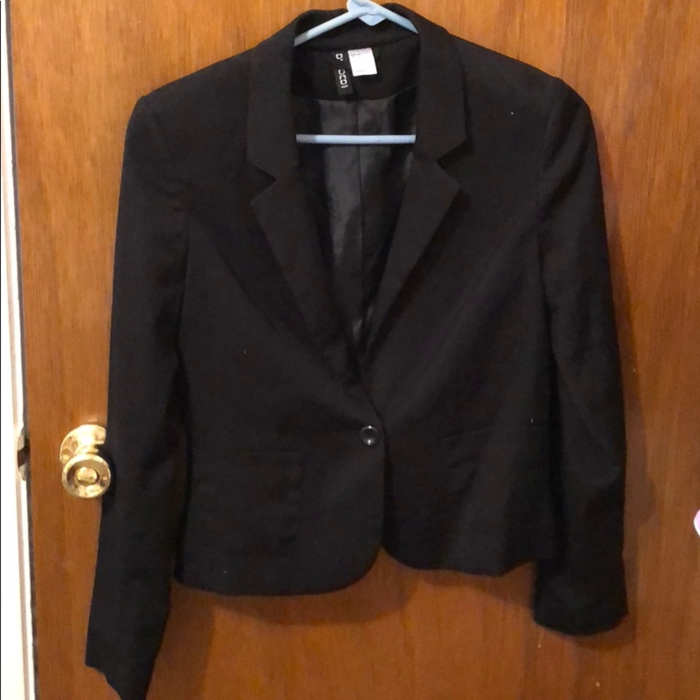 Black cropped blazer